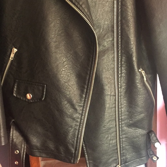 NEW NEVER WORN F21 LEATHER JACKET Size S - Picture 2 of 4